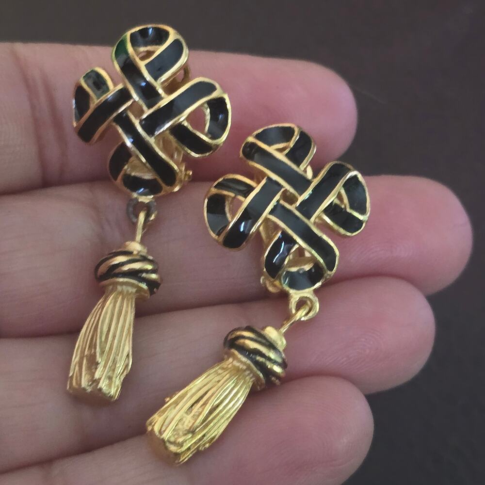 Vintage Celtic Knot Earrings Museum of Fine Arts MFA Clip On Black Enameled P214